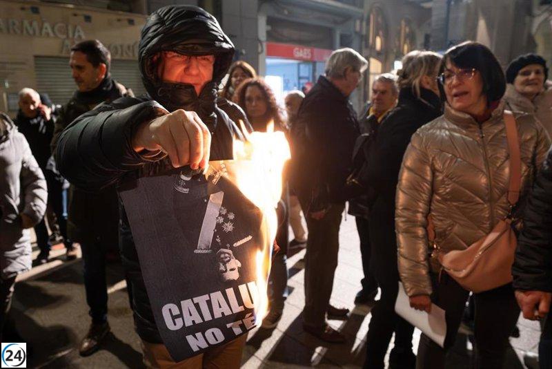 Multitudinaria protesta en Lleida contra la visita de la Reina Letizia