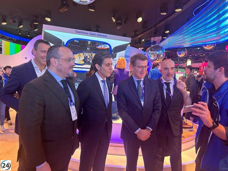 Feijóo se interesa por el stand de Telefónica tras el anuncio del Gobierno sobre SEPI digital