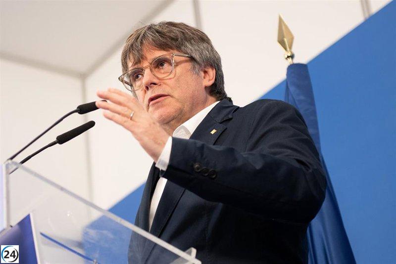 Puigdemont critica a Le Pen por cambiar de postura en solo cuatro días.