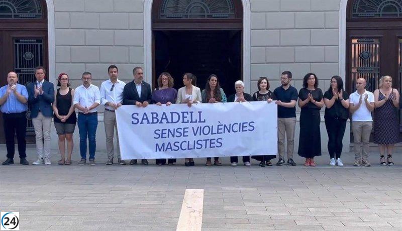 Sabadell y Salou se unen en un minuto de silencio por dos crímenes machistas.
