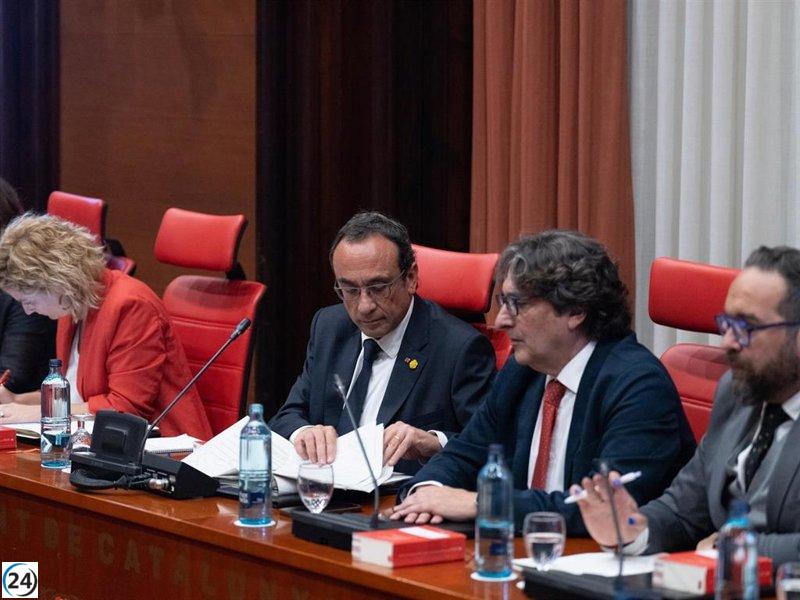 El Parlament asigna senadores autonómicos a partidos políticos: 3 para PSC, 3 para Junts, 1 para ERC y 1 para PP.