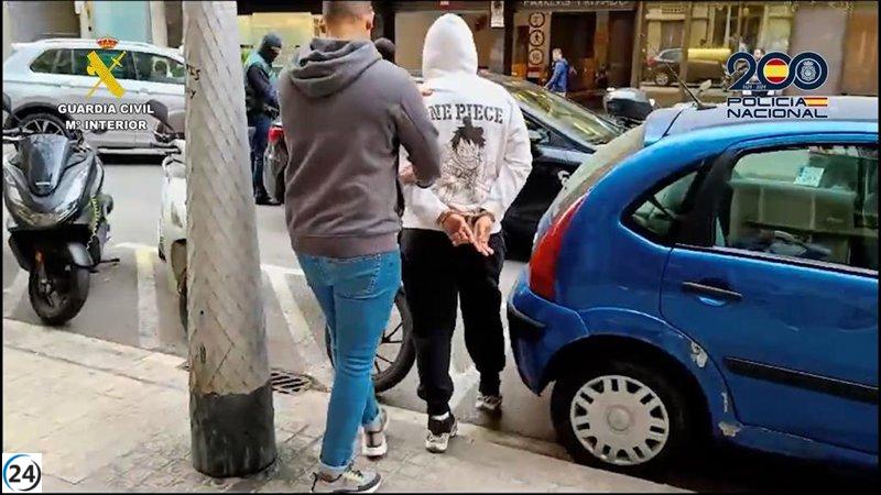 Dieciséis arrestos en Tarragona y Barcelona por fraude con tarjetas SIM.
