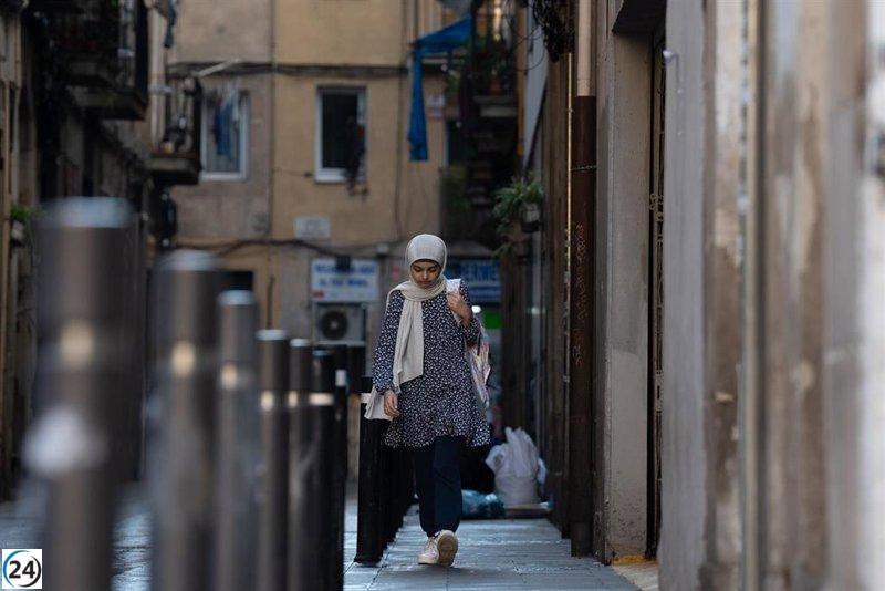 Informe denuncia la doble discriminación que enfrenta la mujer migrante en el acceso a la vivienda.