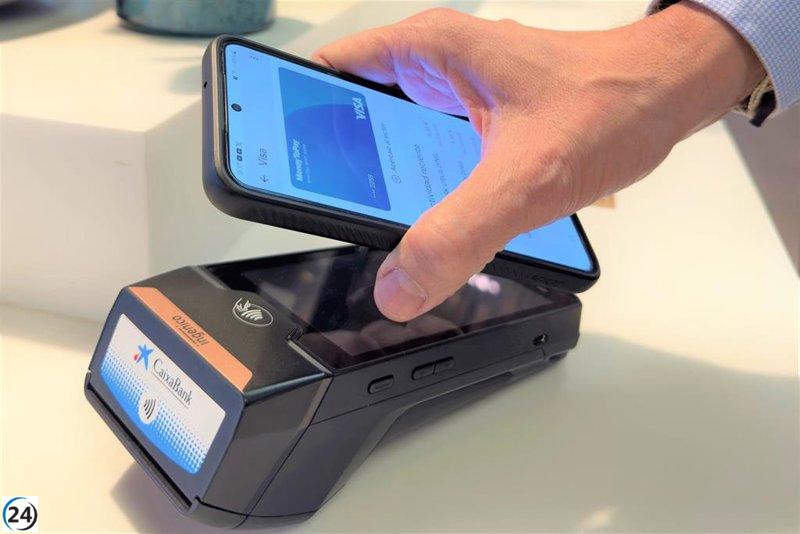 CaixaBank lanza 45,000 tarjetas prepago para regalos navideños a empleados.