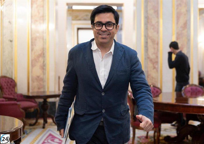 Pisarello (Comuns) critica falta de negociación en la moción de confianza.