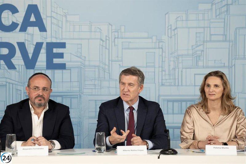 Feijóo sugiere un seguro de alquiler y garantías para jóvenes inquilinos.