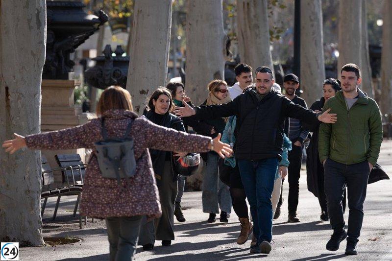 Juicio a activistas de vivienda en Barcelona se suspende por falta de garantías legales.