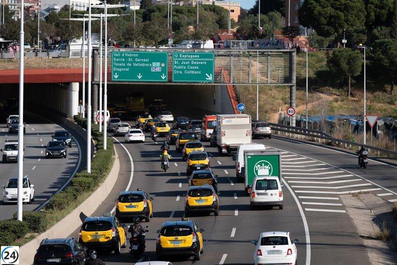 Taxistas de Barcelona levantan huelga del martes tras acuerdos institucionales.