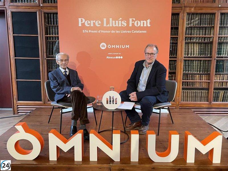 Pere Lluís Font, galardonado con el Premi d'Honor de les Lletres Catalanes a sus 57 años.