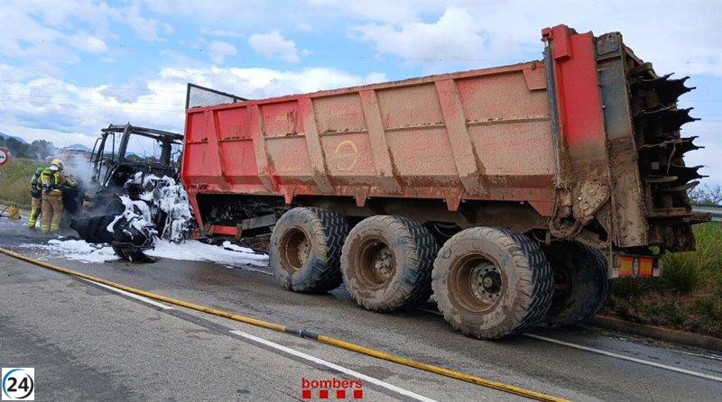 Cierre total de la C-26 en Ordis debido a un incendio de tractor.