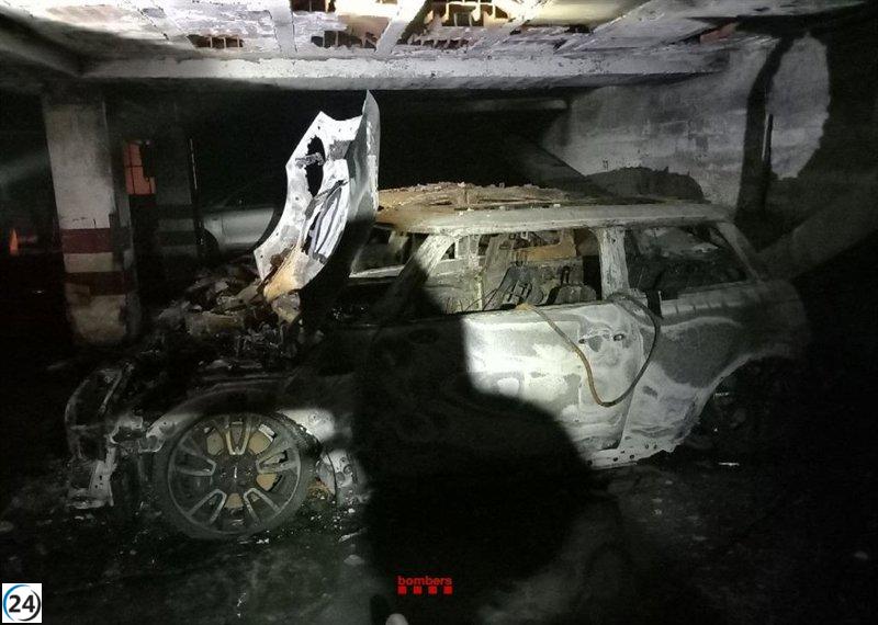 Cinco lesionados por incendio en un garaje de Salou, Tarragona.