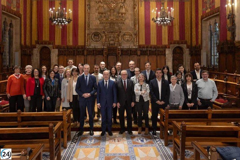 Valls asegura que Barcelona lidera la ciencia y la tecnología en España durante su reunión en la Uned.
