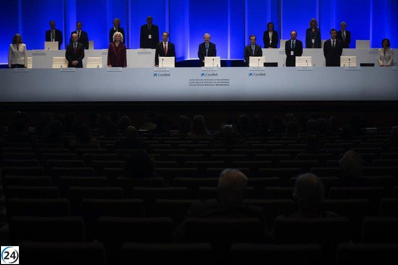 CaixaBank refuerza su liderazgo con cinco nuevos consejeros y la reelección de tres miembros.