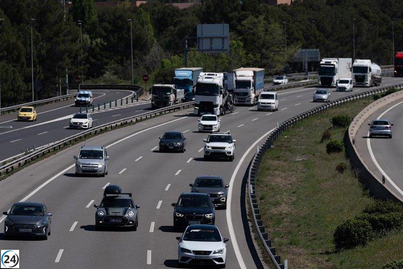 Colas de 17 kilómetros en Catalunya durante la operación salida, sin accidentes graves.