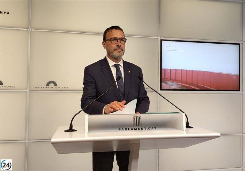 Rius (Junts) exige la comparecencia de Sánchez e Illa y critica al Govern por su falta de transparencia.