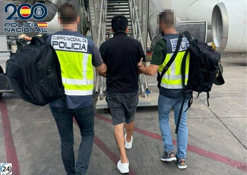 Catorce extranjeros con antecedentes criminales son deportados de Catalunya.