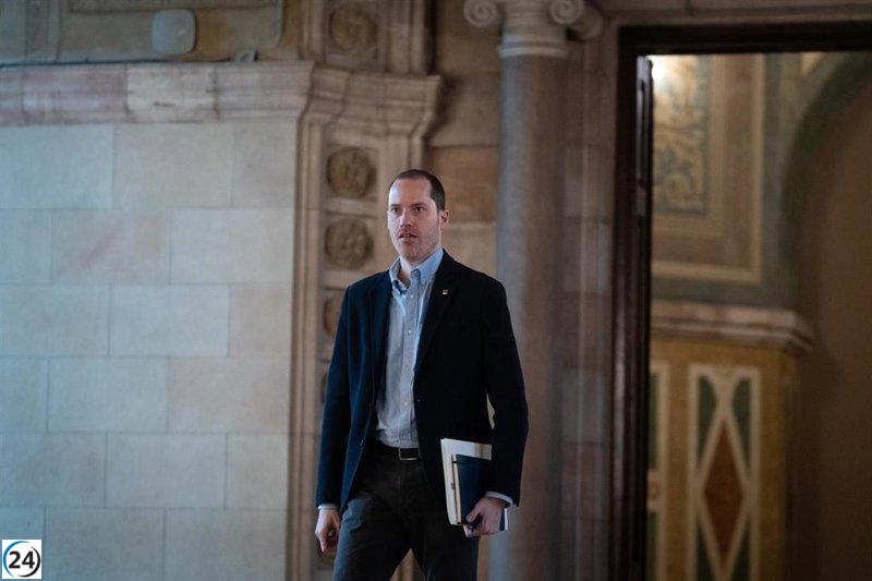 El PP catalán exige a Illa que esclarezca en el Parlament el supuesto escándalo de corrupción del PSOE.