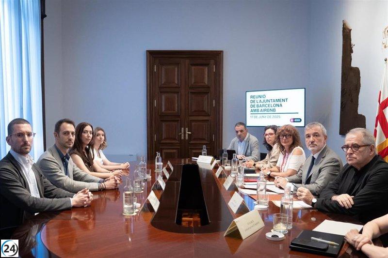 Airbnb denuncia a Barcelona por convertirla en “chivo expiatorio” y exige medidas efectivas.