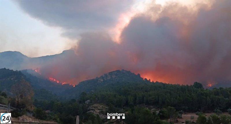 Confinamiento extendido en Pinell de Brai y Prat de Comte debido al incendio en Paüls, Tarragona.