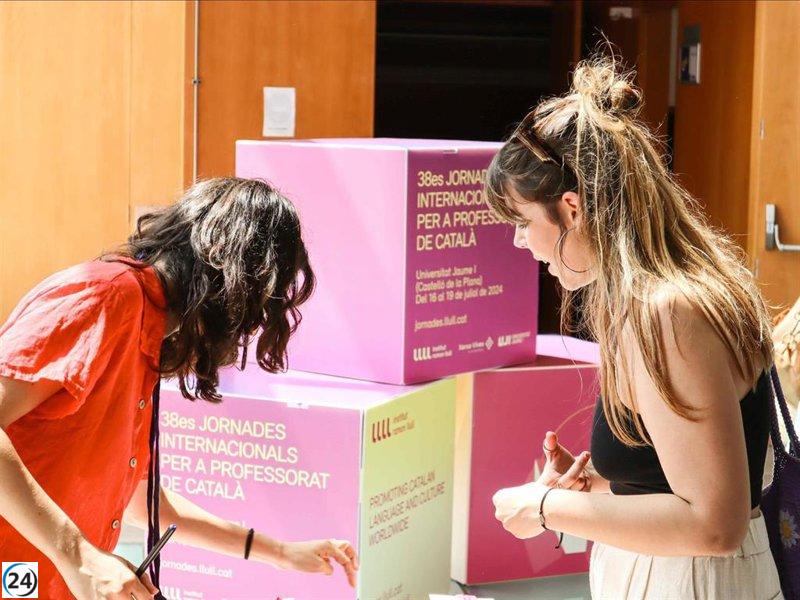 Cien docentes de catalán se reunirán en Castellón para discutir sobre lengua y tecnología.