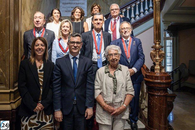 Bolaños honra a siete juristas en Barcelona con la medalla de San Raimundo de Peñafort.