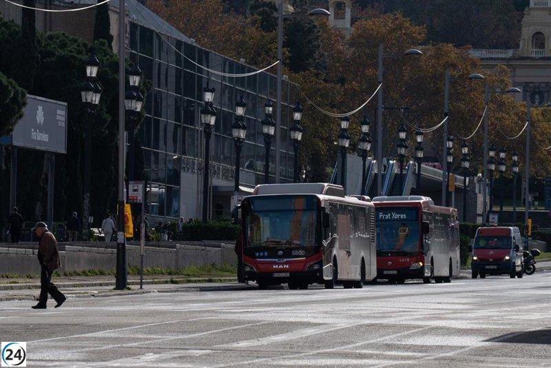 Junts sugiere a Collboni que la 'senyera' ondee en los autobuses durante festividades catalanas.