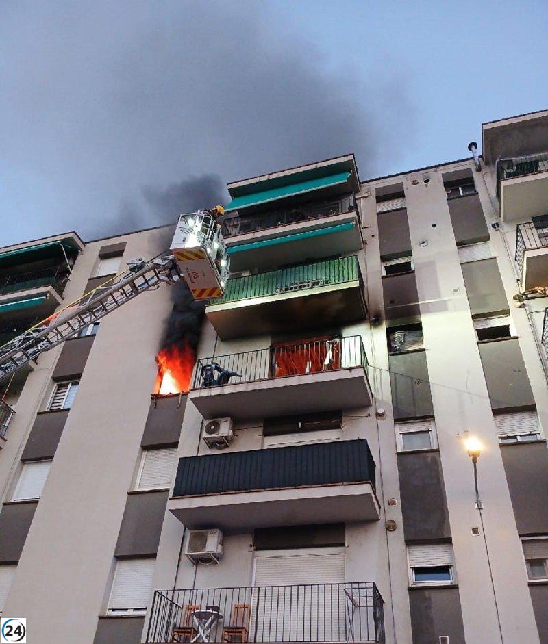 Incendio en un apartamento de Sarrià de Ter, Girona, bajo control.