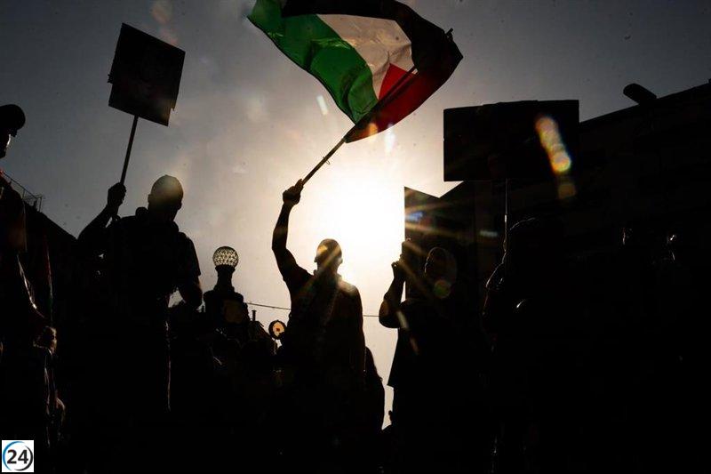 Más de 2,500 personas apoyan a Gaza en Barcelona, según el ayuntamiento.