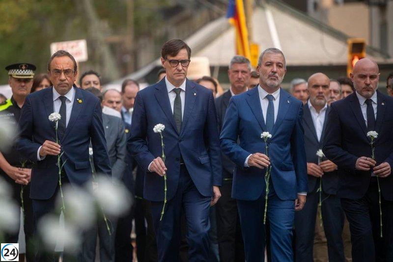 Barcelona conmemora el octavo aniversario de los atentados del 17A en honor a sus víctimas.