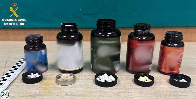 Aprehendido en el Aeropuerto de Barcelona por ocultar drogas en su cuerpo.