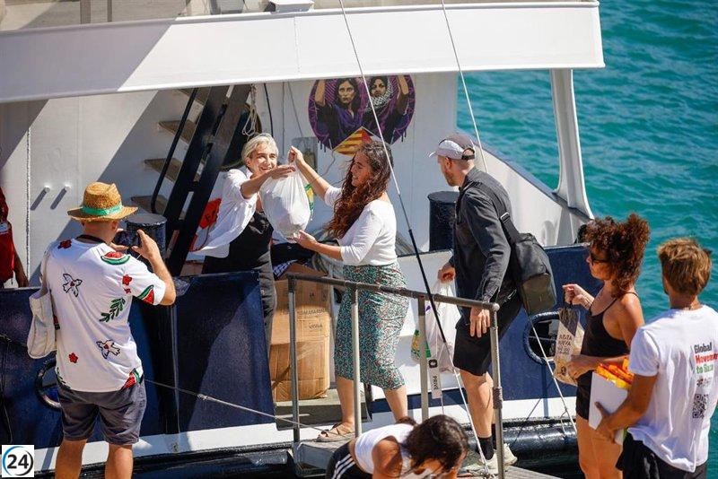 La Flotilla Global Sumud zarpa de Barcelona tras una breve parada por el mal tiempo.