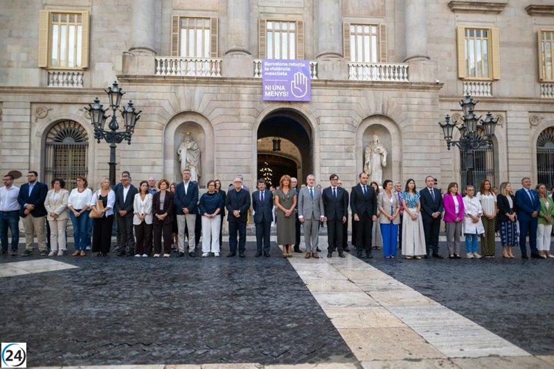 Illa y Collboni presiden homenaje por feminicidio en Barcelona.
