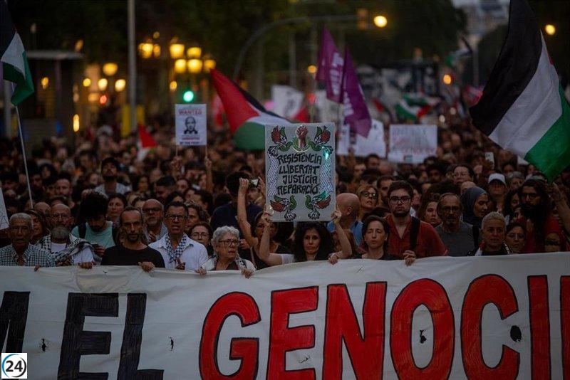 Miles de personas en Barcelona apoyan a Palestina y la Flotilla hacia Gaza.