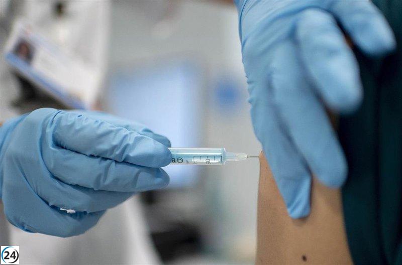 Cataluña inicia la vacunación contra COVID y gripe para mayores, embarazadas, profesionales de salud y niños.