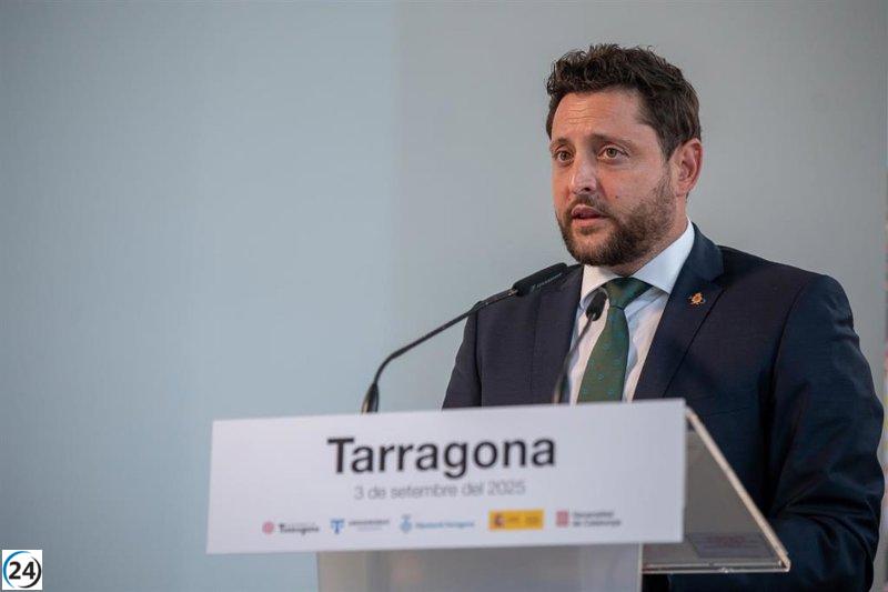 Viñuales asegura su compromiso firme con la estación intermodal de Tarragona.