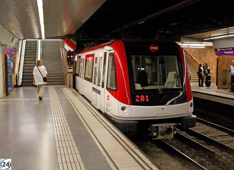 Metro de Barcelona detiene servicio por dos minutos en apoyo a Palestina.