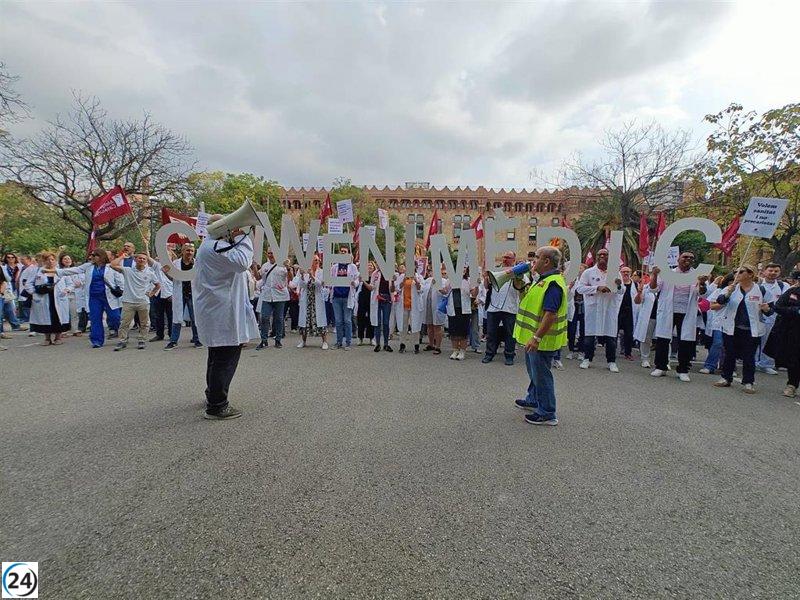 Salut estima que la huelga cuenta con un apoyo del 9%, mientras que Metges de Catalunya lo eleva al 58%.