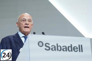 Oliu (Sabadell) aconseja a accionistas dudar en descartar la OPA.