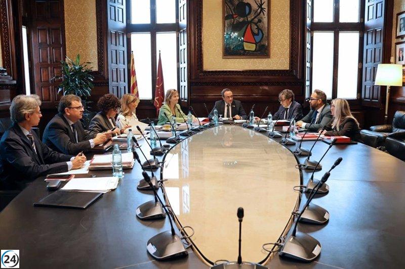 Parlamento presenta denuncia a Gay y Millo por su negativa a comparecer en la Comisión de espionaje.