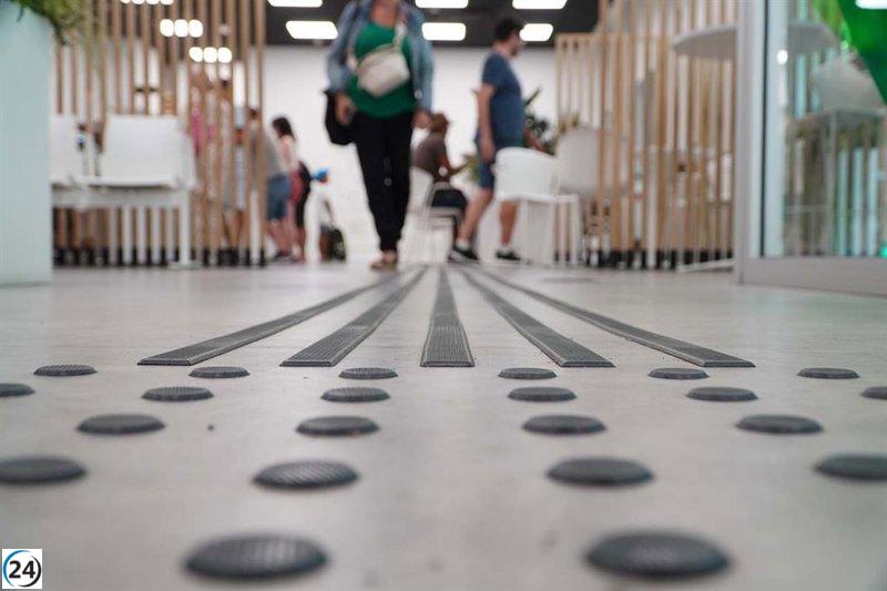 Centro T-mobilitat en L'Hospitalet refuerza servicios para invidentes y personas neurodivergentes.