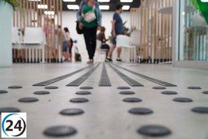 Centro T-mobilitat en L'Hospitalet refuerza servicios para invidentes y personas neurodivergentes.