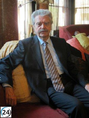 Fallece el destacado periodista y autor Lluís Permanyer a los 86 años.