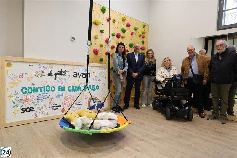 Navarro (CZFB) inaugura el centro de la Fundación AVAN en Terrassa.