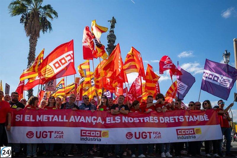 Trabajadores del metal de Barcelona se movilizan en busca de un nuevo convenio laboral.