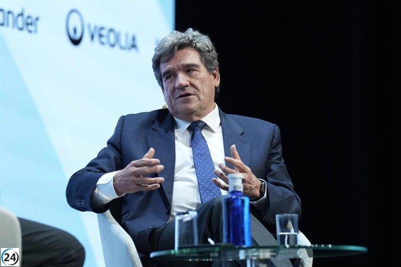 Escrivá asegura que el ICF podrá obtener la ficha bancaria gracias a una excepción para bancos de desarrollo.