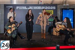 Las Migas sorprenden a los barceloneses con un concierto improvisado en el Metro tras los Latin Grammy.