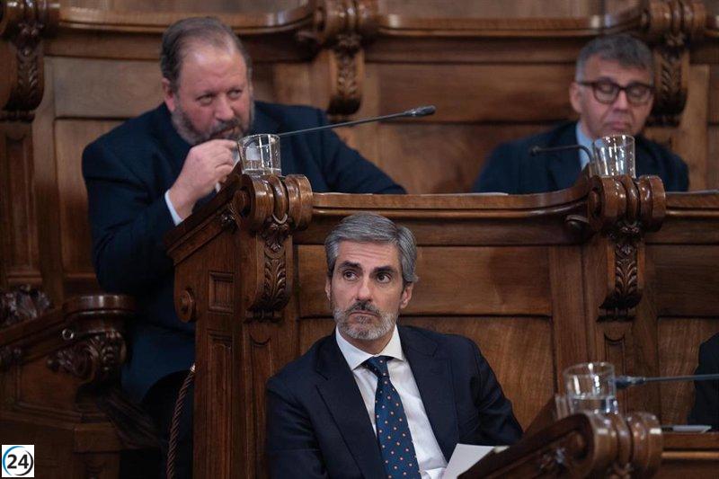 De Oro (Vox) exige a Collboni que repudie la violencia política en todas sus formas.