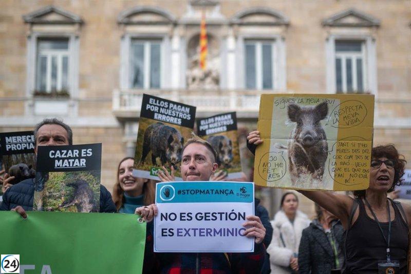 Protesta en Barcelona: más de 200 se oponen a la caza de jabalíes ante la PPA.
