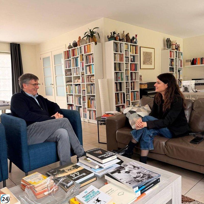 Mònica Sales se encuentra con Puigdemont en Bélgica para reforzar a Junts como la opción frente al PSC.