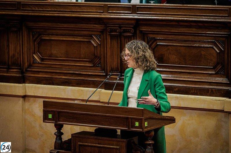 Verge (ERC) renuncia a su escaño en el Parlament para retomar su carrera académica y activismo.